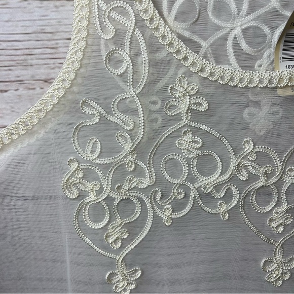 Nwt Torrid Lace Insert Embroidered Sleeveless Top - Picture 4 of 9